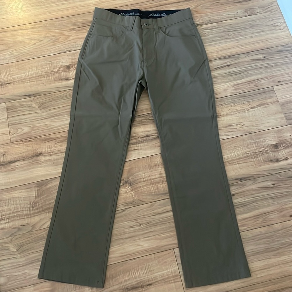 Eddie Bauer men’s chino style pant